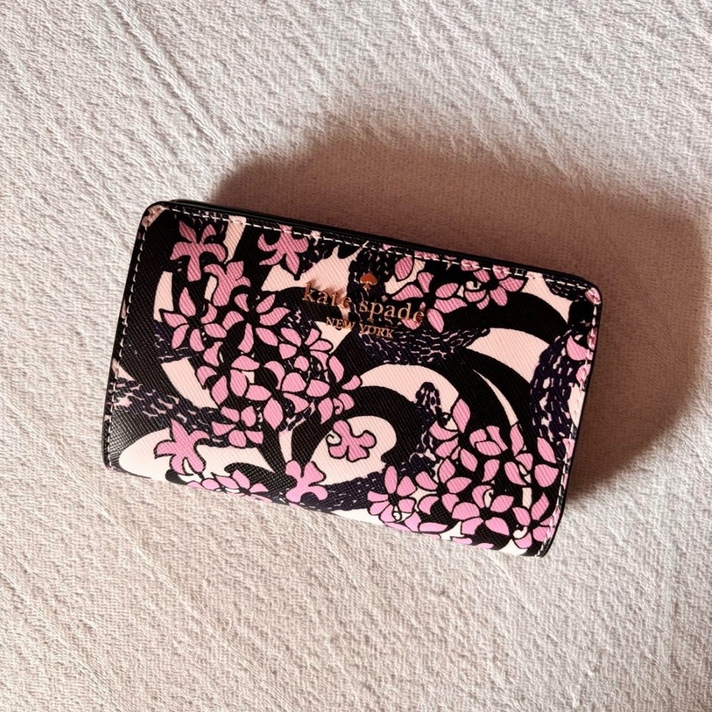 Like new Kate Spade Year of the Snake medium wallet
